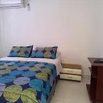 Excelente estudio en el barrio el Laguito