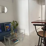 Excelente estudio en el barrio el Laguito