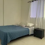 Excelente estudio en el barrio el Laguito