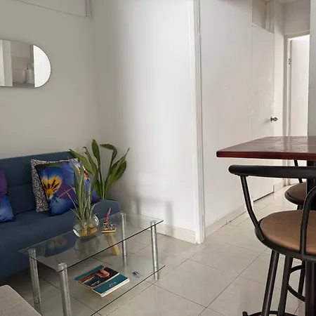 Apartamento Excelente Estudio En El Barrio El Laguito *